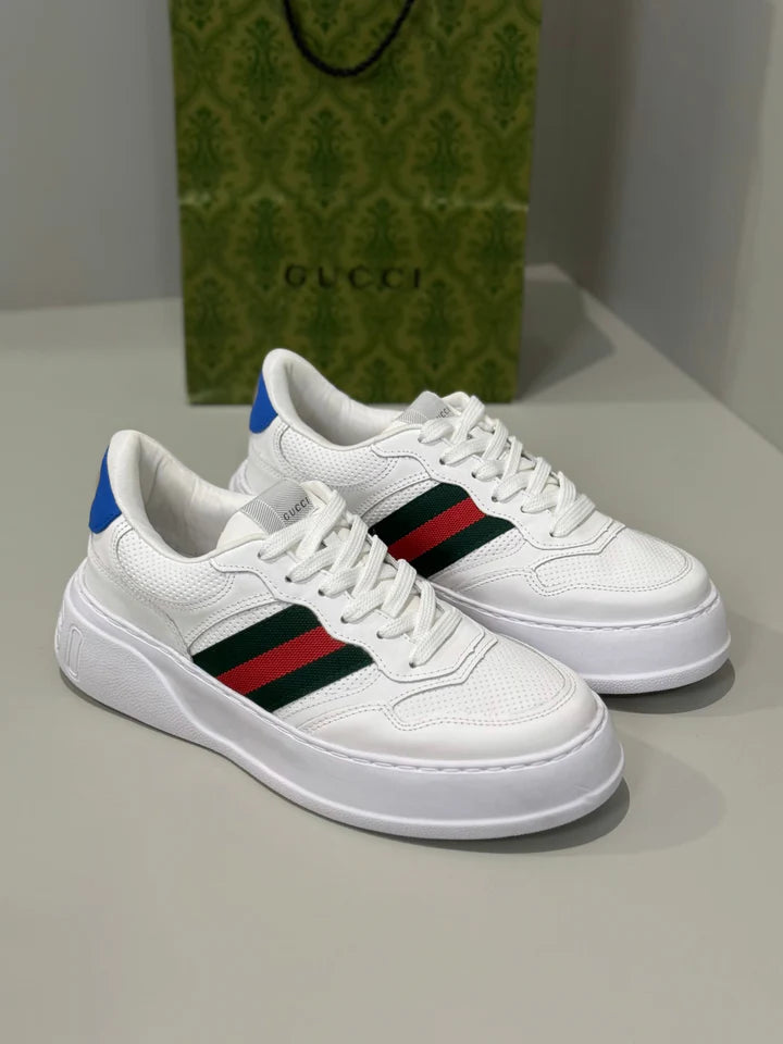Tênis Gucci modelo branco