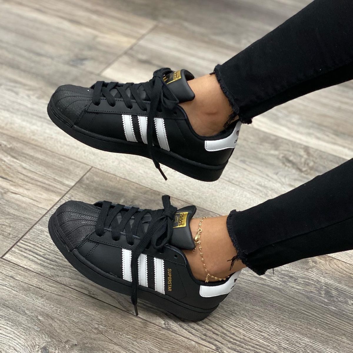 Adidas Superstar