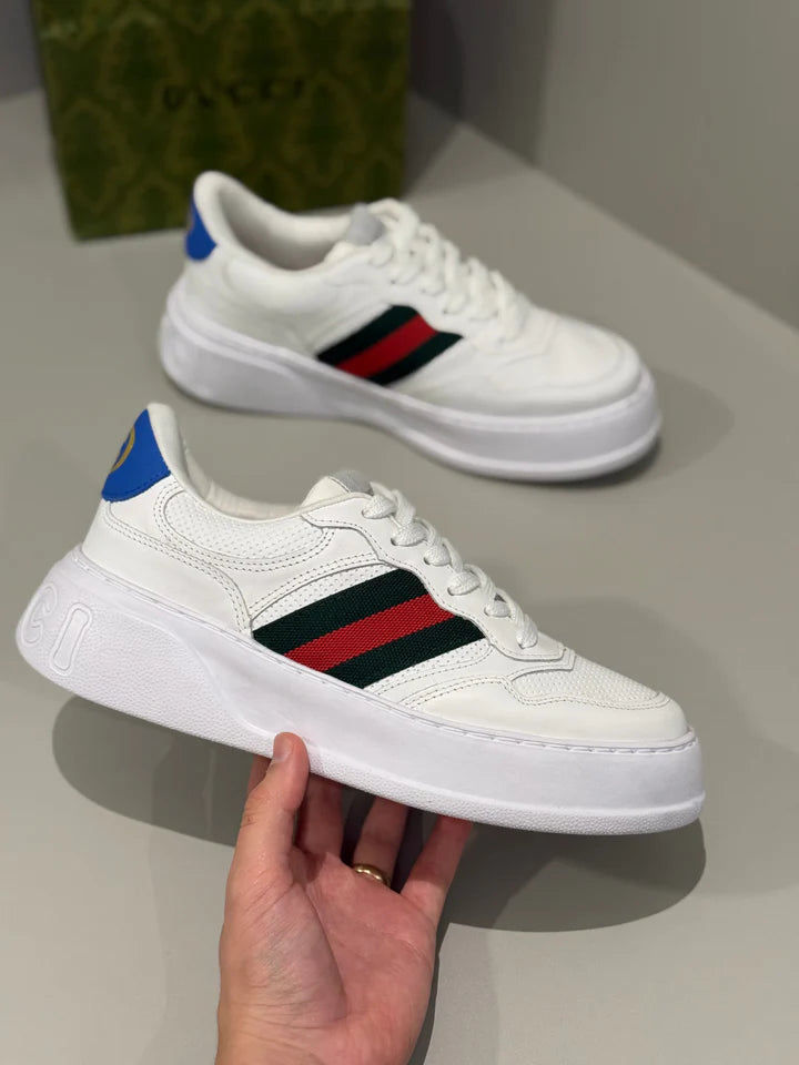 Tênis Gucci modelo branco