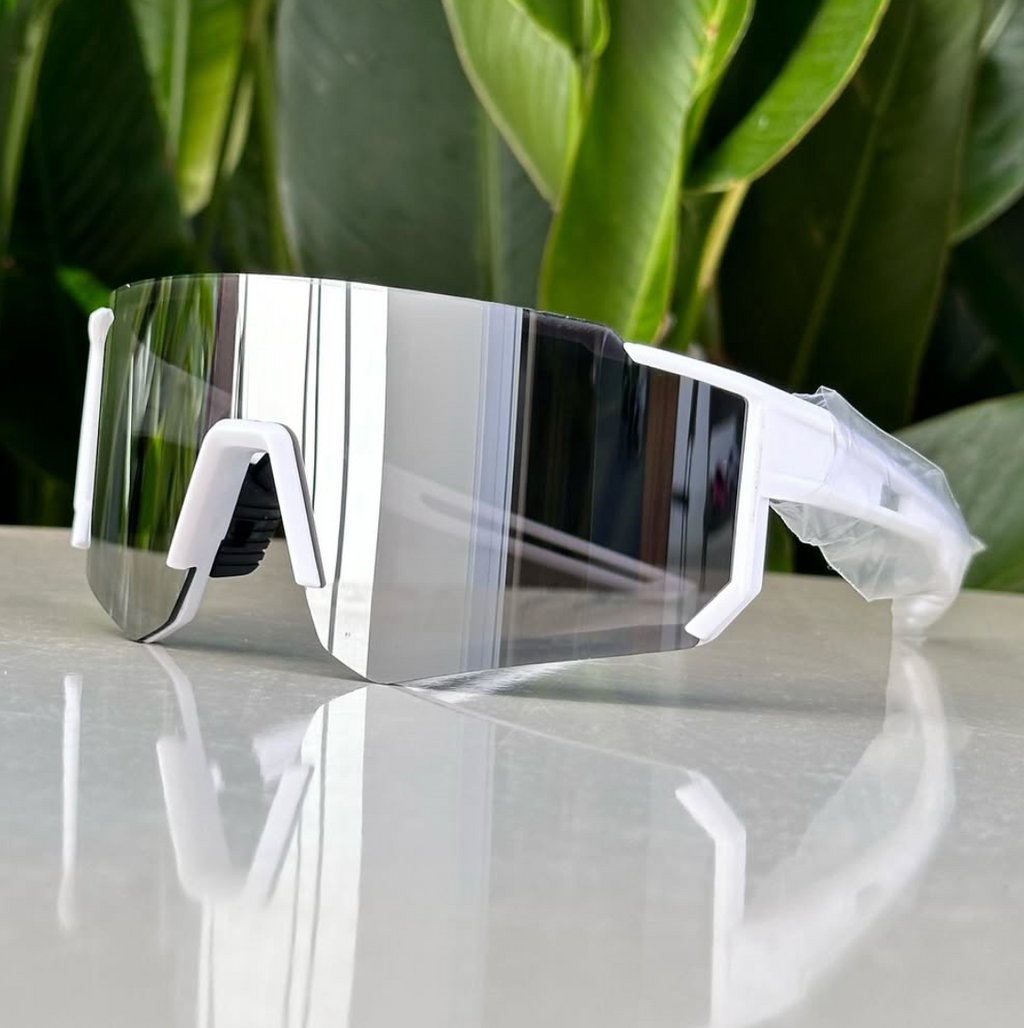 UV 400: seu olhar blindado: Proteja seus olhos dos raios UV nocivos com lentes de alta qualidade e tecnologia de ponta.