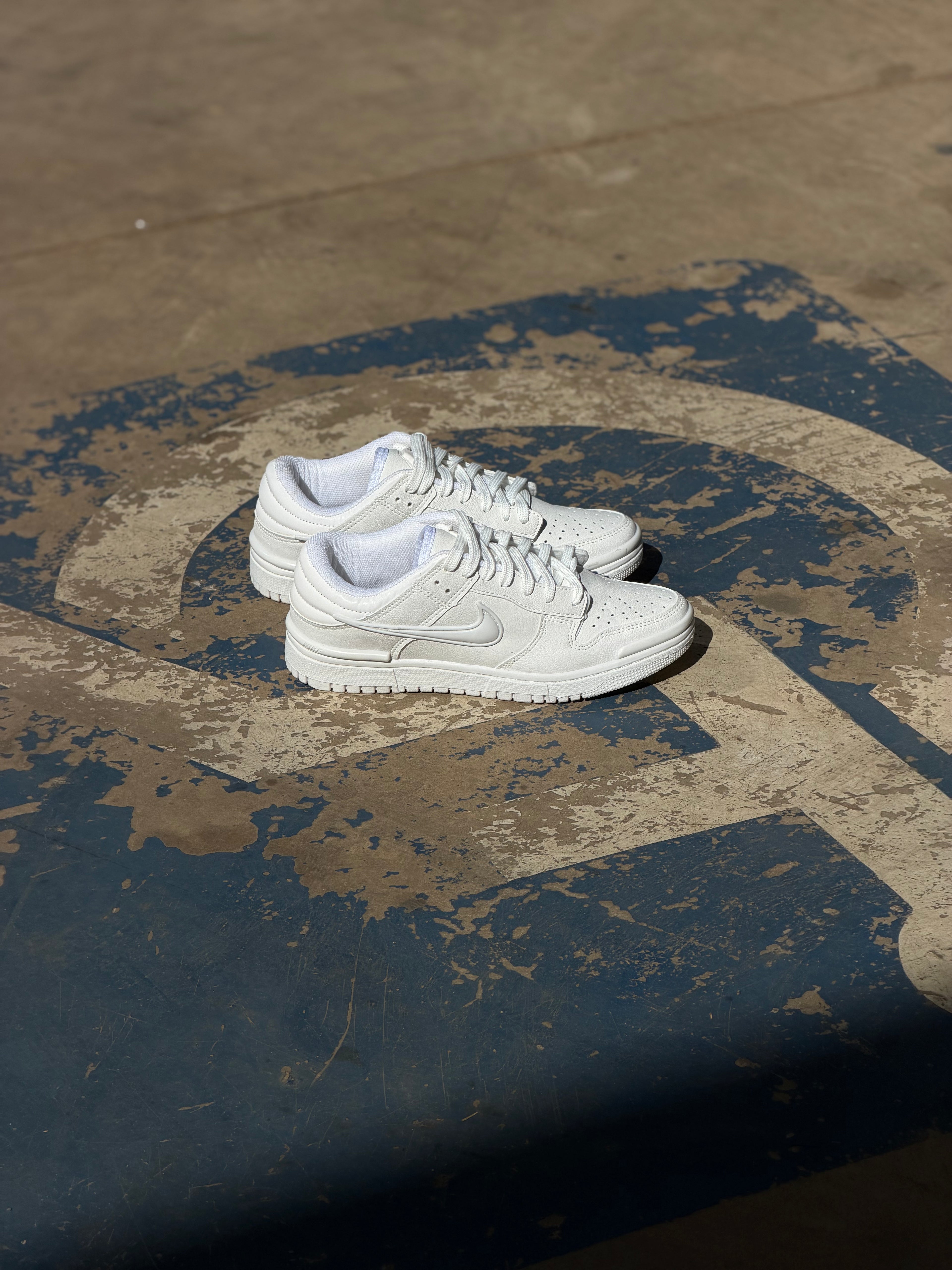 Tênis Nike Dunk branco