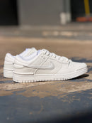 Tênis Nike Dunk branco