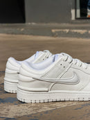 Tênis Nike Dunk branco