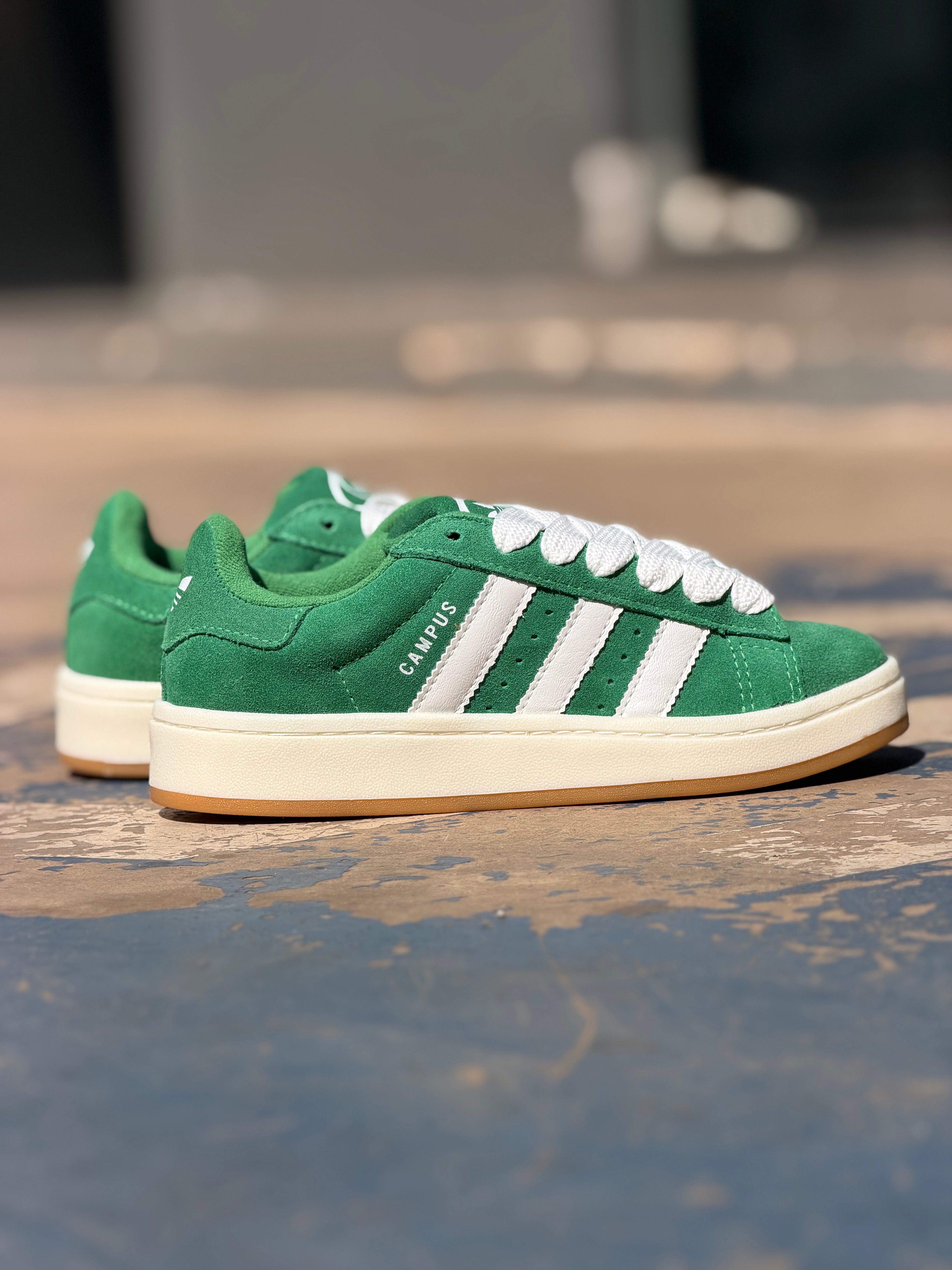 Tênis adidas verde