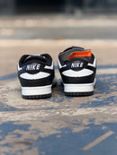 Tenis Nike Dunk preto c Branco