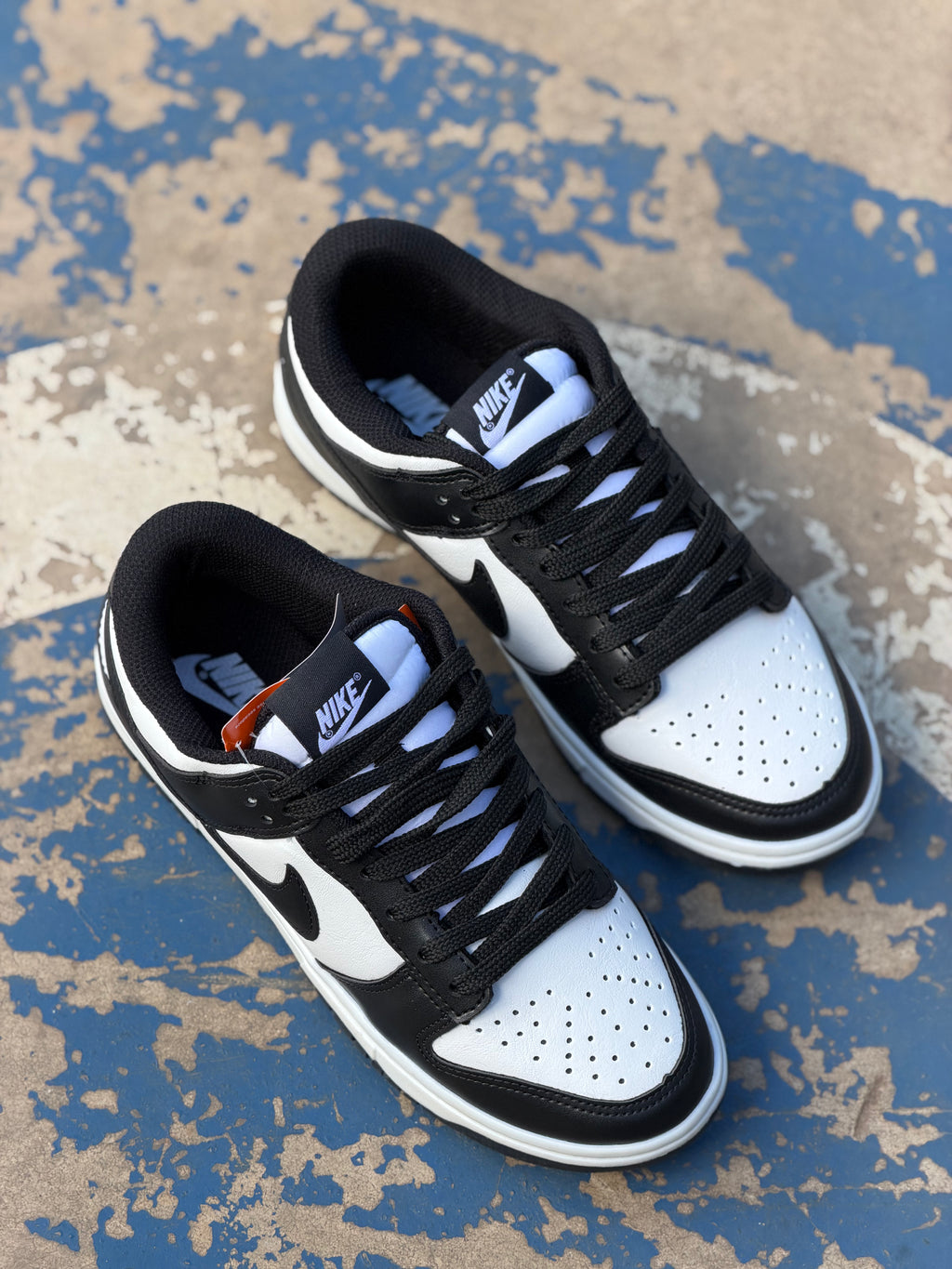 Tenis Nike Dunk preto c Branco