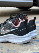 Tênis NIKE esportivo preto c rosa e branco
