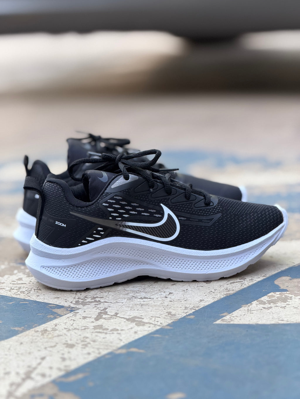 Tênis Nike esportivo preto