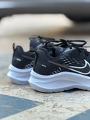 Tênis Nike esportivo preto