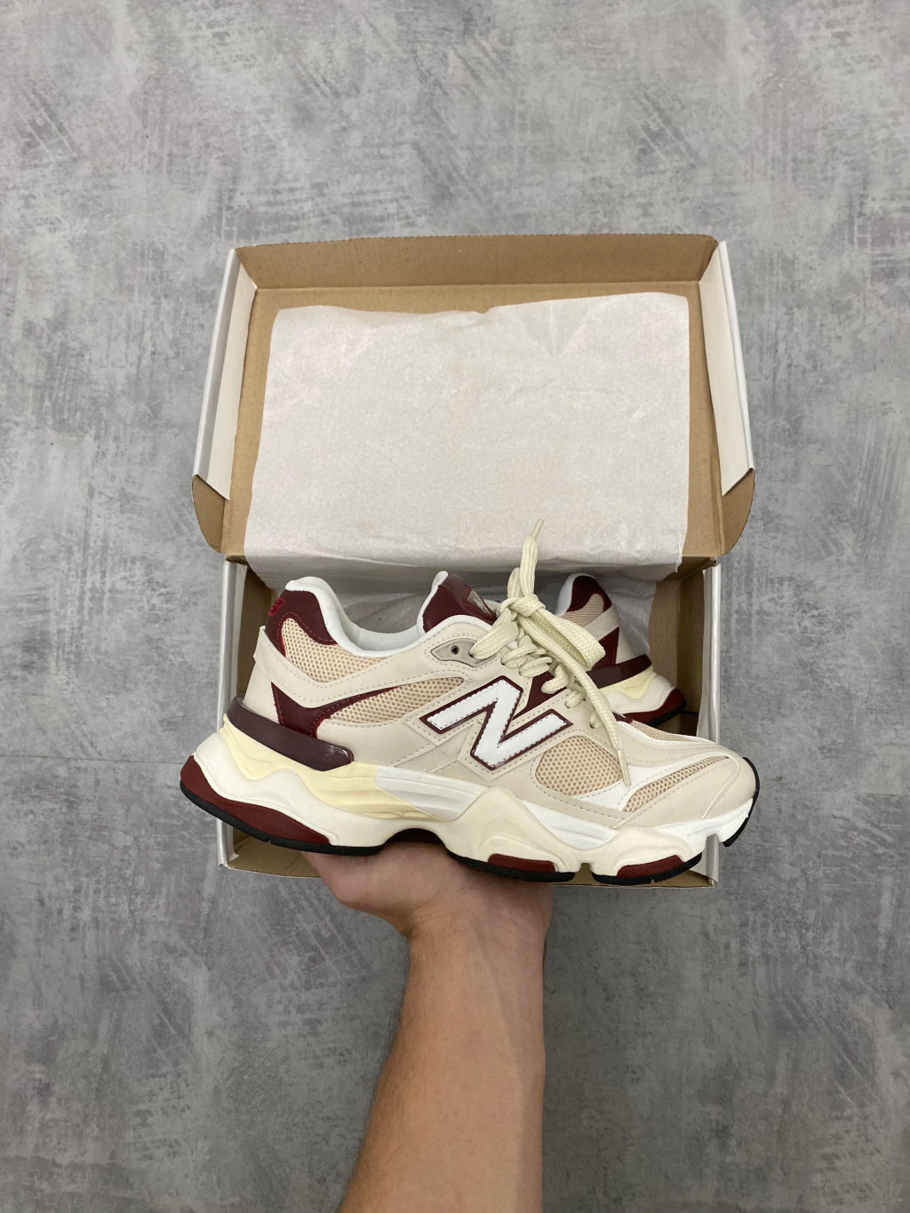 New Balance 9060 Branco e Vinho