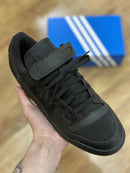 ADIDAS FORUM LOW (Black/Black)