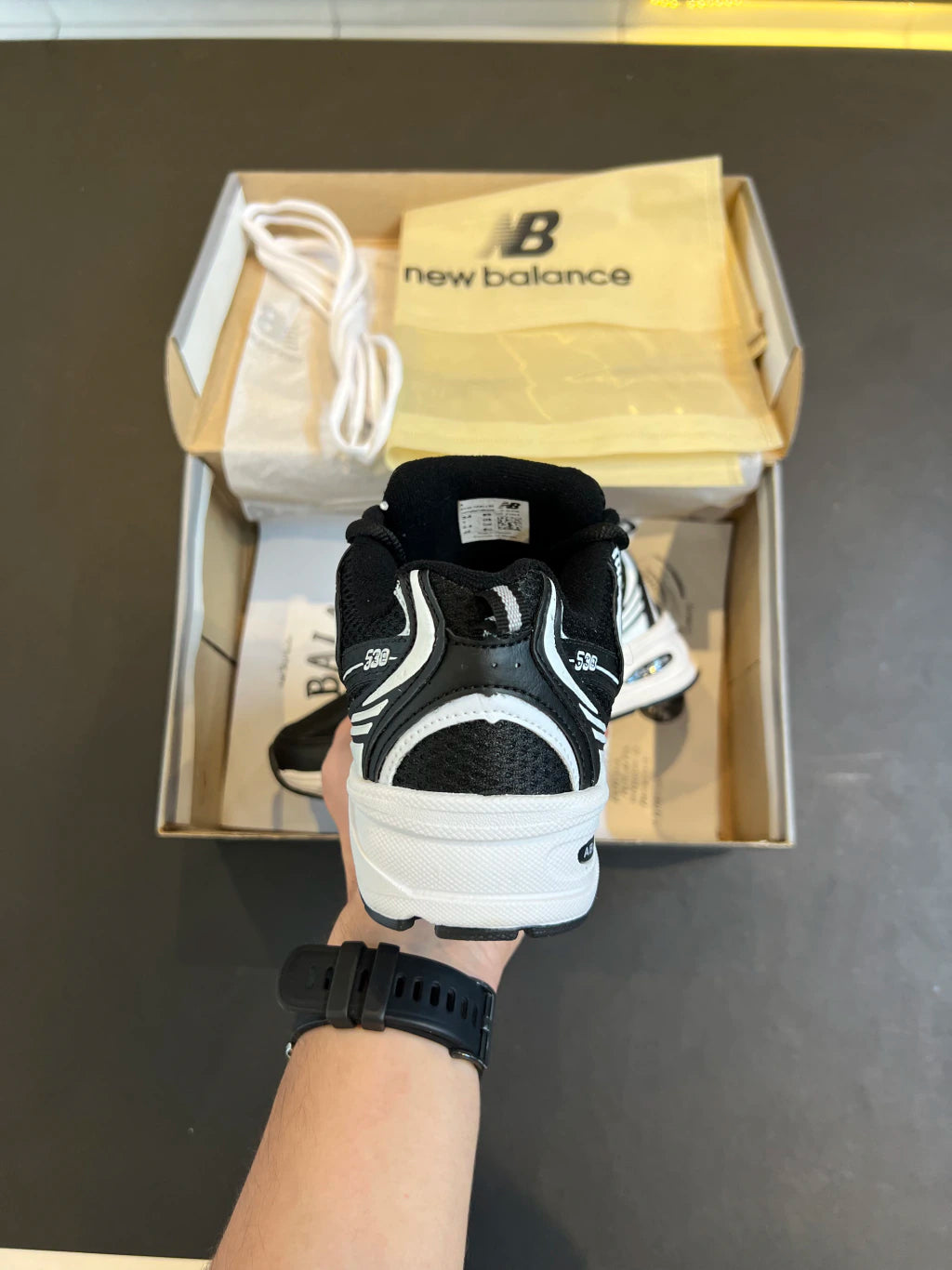 New Balance 530 Preto e Branco