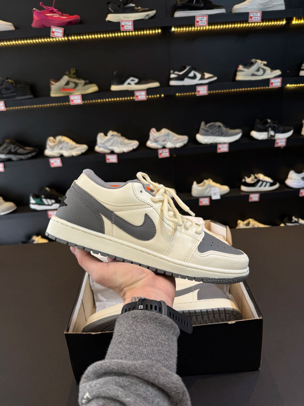 Jordan Cinza e Branco